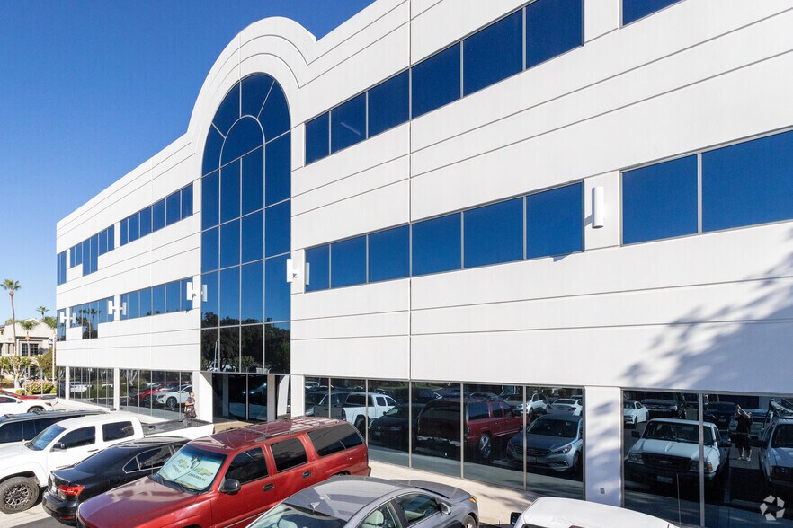 More Photos Of 3400 Central Ave, Riverside Medical For Lease