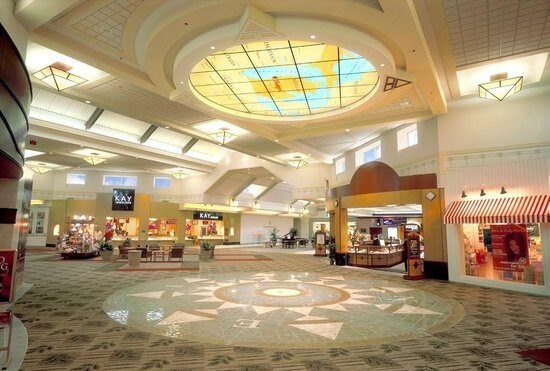 More Photos Of 5600 Harvey St, Muskegon Department Store For Sale