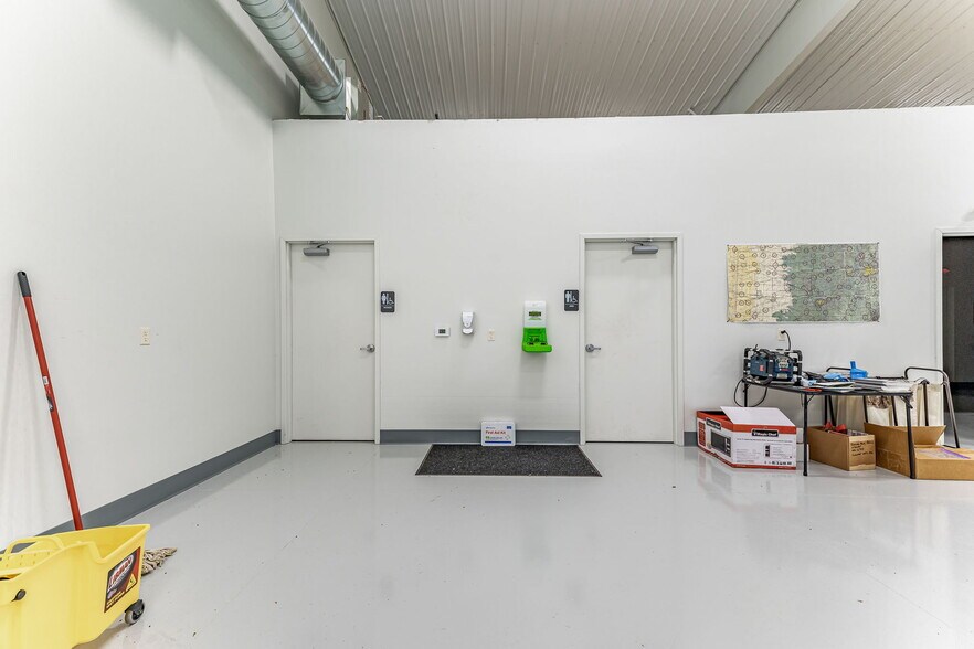 More Photos Of 7015 S 143rd St E, Derby Airplane Hangar For Sale