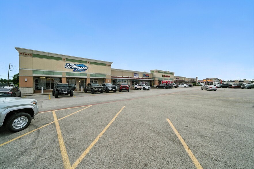 More Photos Of 2113-2217 E FM-1960, Houston Unknown For Lease