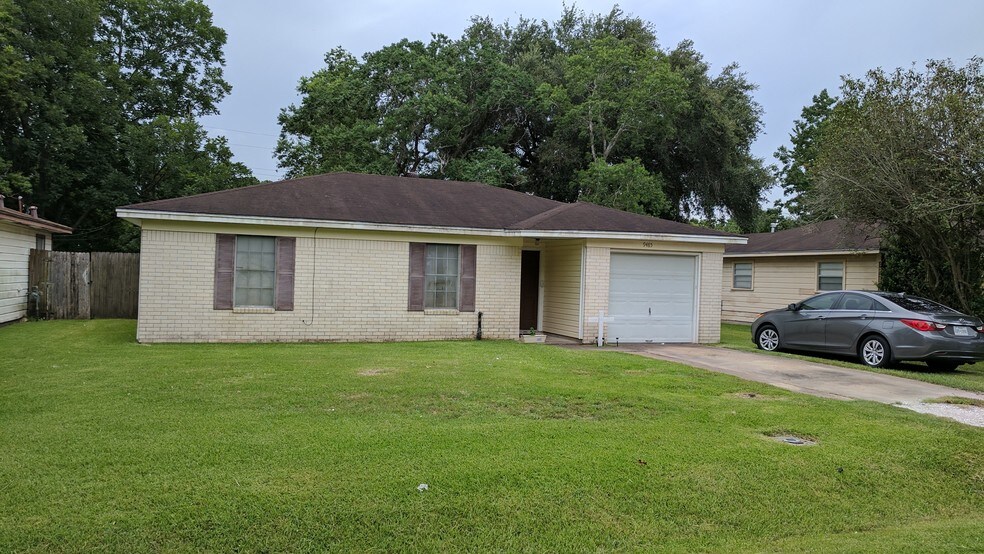 More Photos Of 3560 Delaware St, Beaumont Medical For Sale