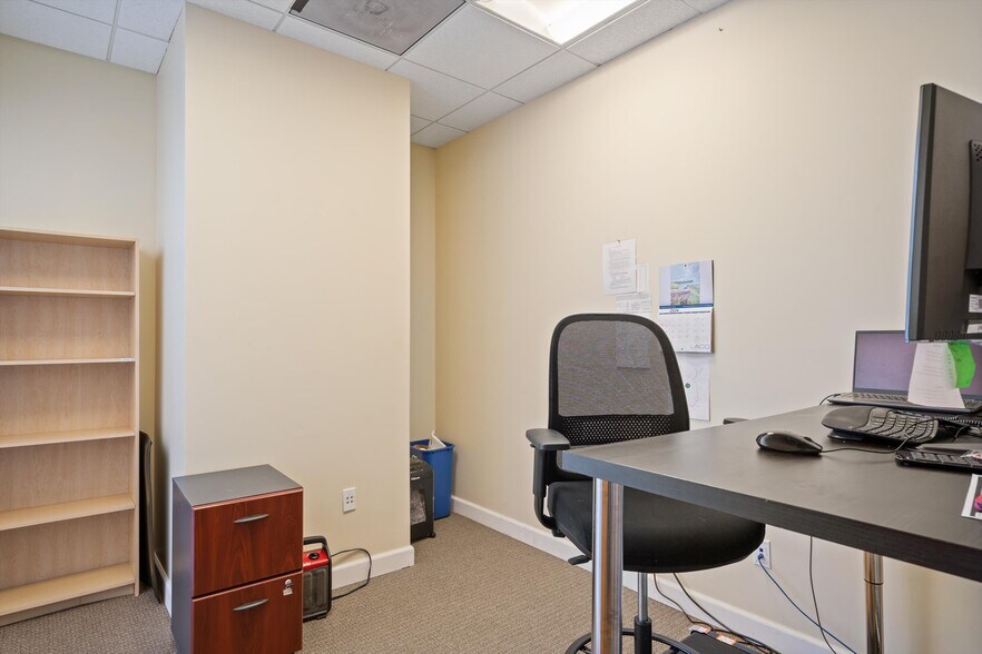 More Photos Of 1550 Airport Blvd, Santa Rosa Office For Lease