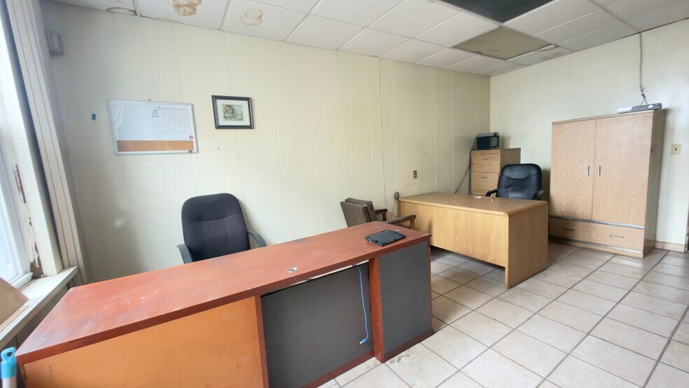 More Photos Of 327-333 53rd St, West New York Warehouse For Lease