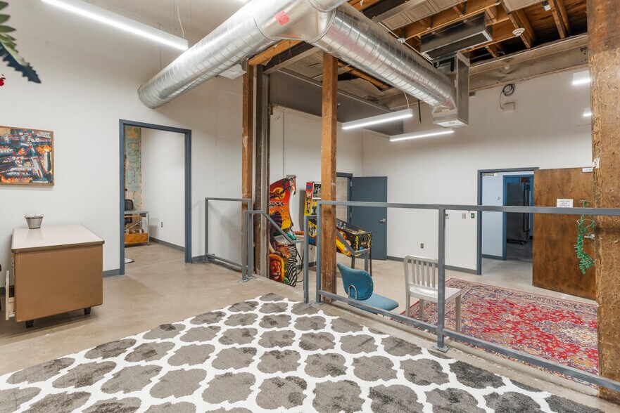 More Photos Of 621 S Kenosha Ave, Tulsa Auto Repair For Sale