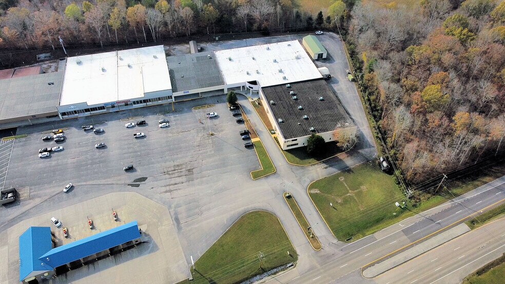 More Photos Of 1059 E Tri County Blvd, Oliver Springs Office Residential For Lease