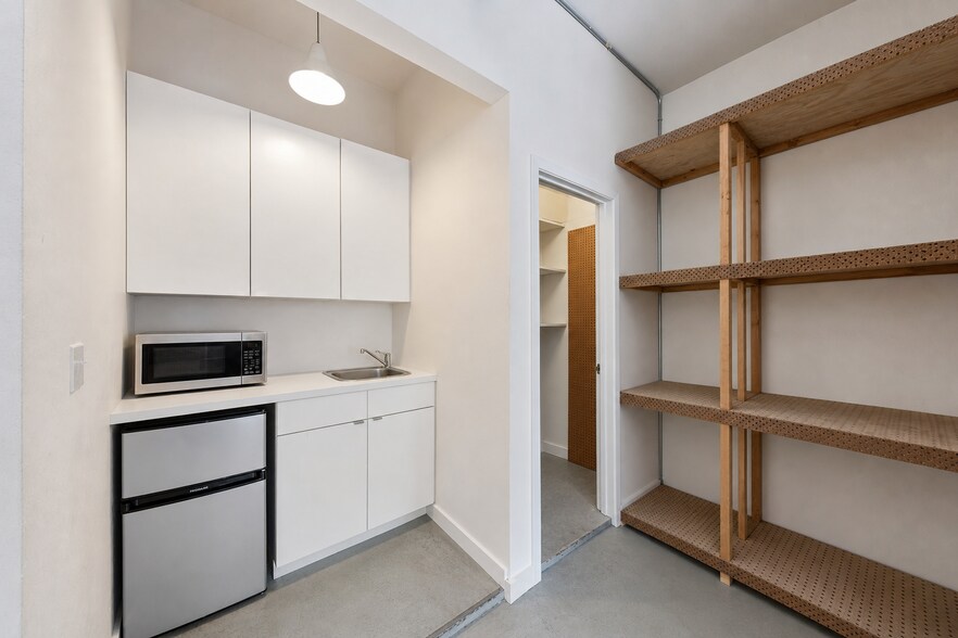 More Photos Of 108 Throckmorton Ave, Mill Valley Storefront For Lease