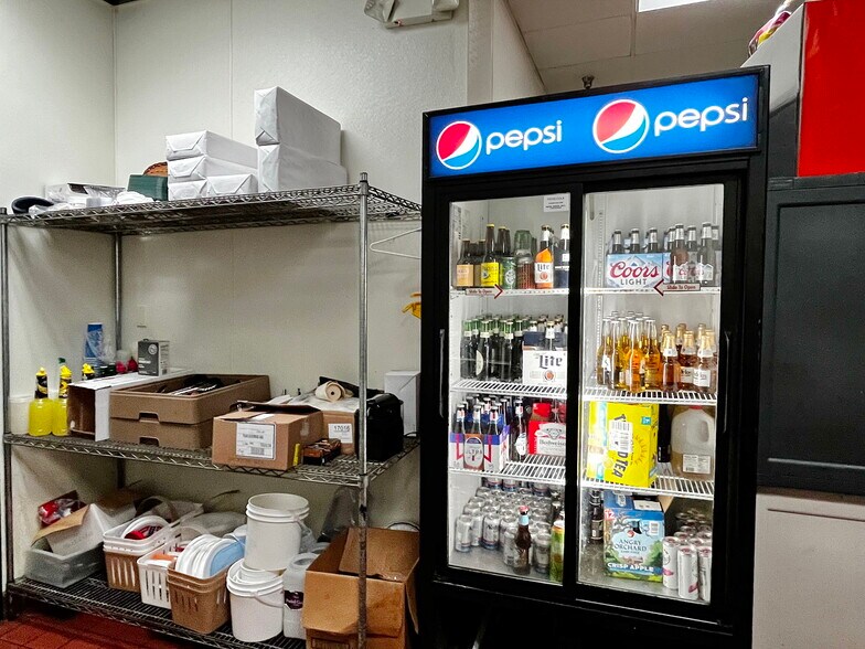More Photos Of 32 N Dupont Hwy, Selbyville Unknown For Lease