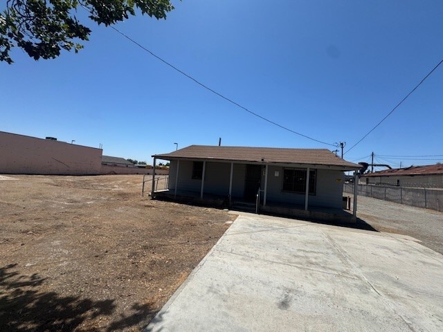 Primary Photo Of 402 N Sullivan St, Santa Ana Contractor Storage Yard For Lease