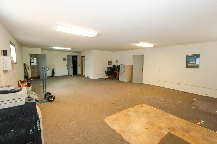 More Photos Of 1624 Ferry St SW, Albany Office For Sale