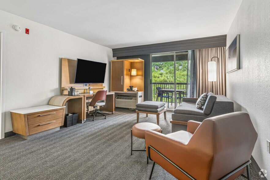 More Photos Of 3076 Kirby Pky, Memphis Hotel For Sale