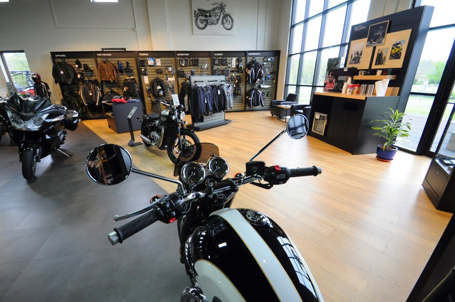 More Photos Of 1037 Unger Ln, Boyertown Auto Dealership For Sale