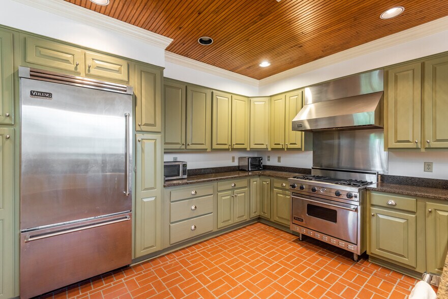 More Photos Of 987 Harris St, Tunica Office For Sale