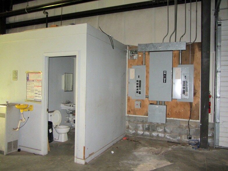 More Photos Of 3146 Grants Mill Rd W, Wallace Warehouse For Sale