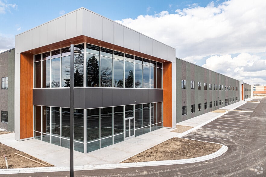 More Photos Of 651 Douglas Dr N, Golden Valley Warehouse For Lease