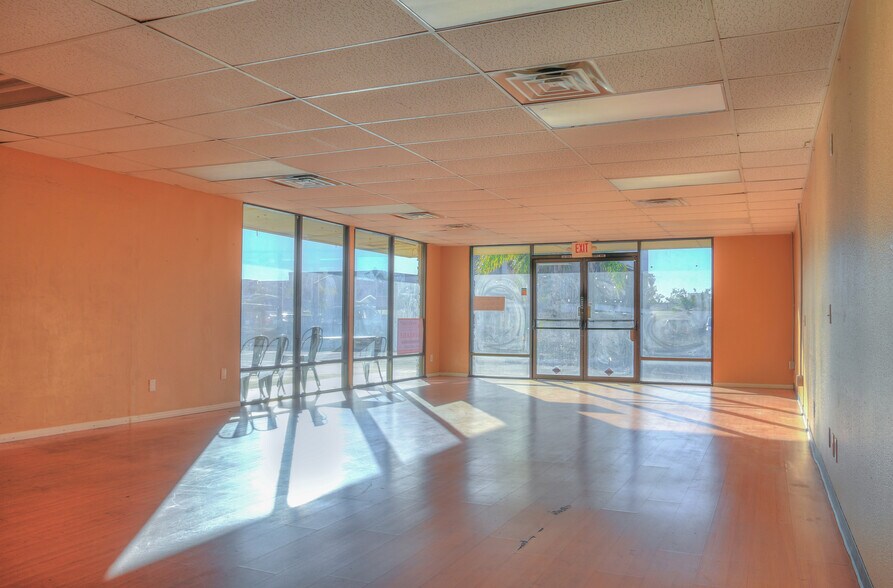 More Photos Of 14034 Poway Rd, Poway Unknown For Lease