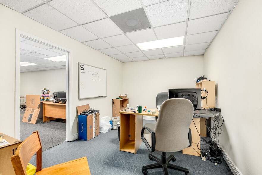 More Photos Of 902 E New Haven Ave, Melbourne Coworking Space