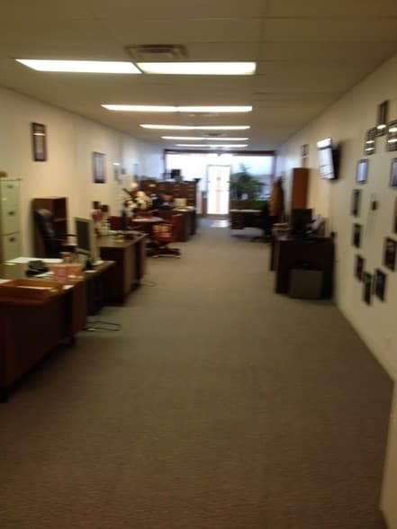 More Photos Of 431-433 W Broadway St, Muskogee Office For Lease