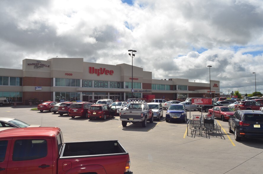 More Photos Of 206 Wilmar Ave, Grand Island General Retail For Lease