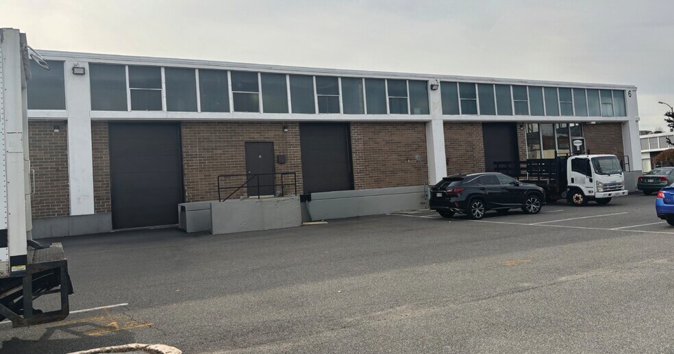 More Photos Of 6 Westchester Plz, Elmsford Light Manufacturing For Lease