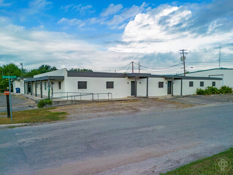 More Photos Of 200 Bowie St, George West Office For Sale