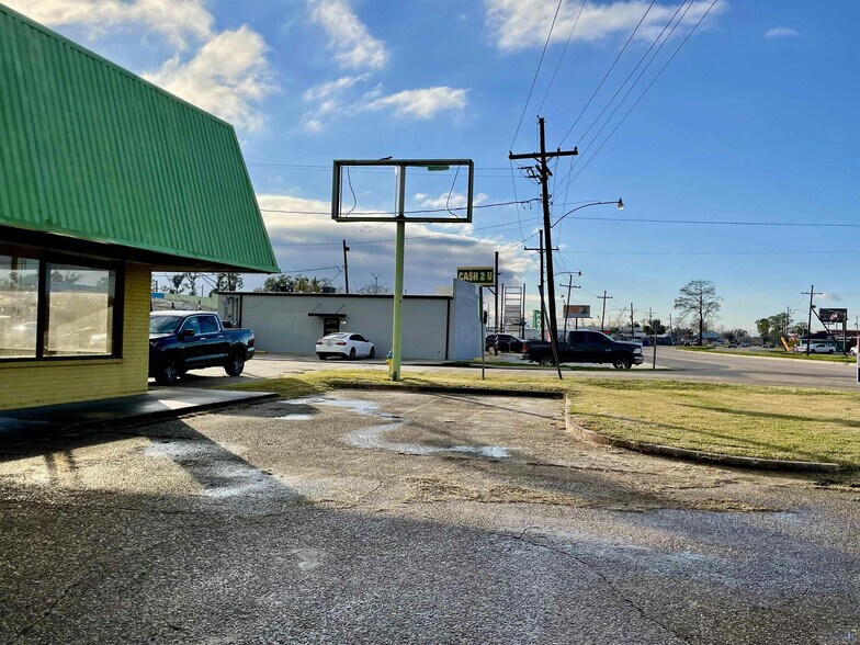 More Photos Of 1500 E Tunnel Blvd, Houma Office For Sale
