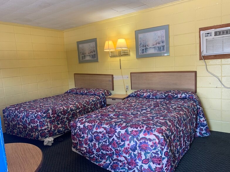 More Photos Of 3682 N College Ave, Jackson Hotel For Sale