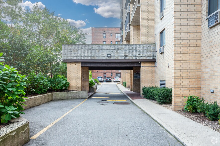More Photos Of 8708 Justice Ave, Elmhurst Apartments For Sale
