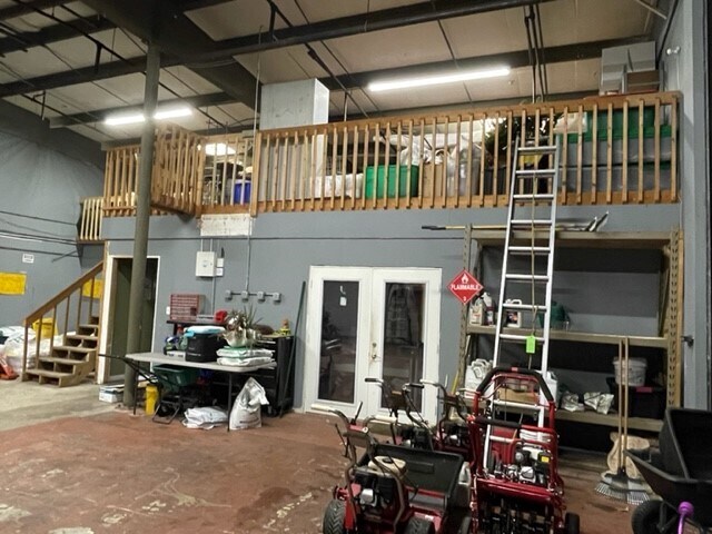 More Photos Of 1109 25th St, West Palm Beach Light Distribution For Lease