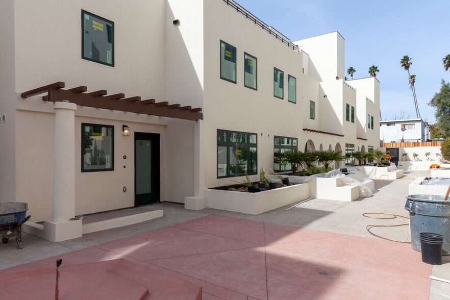 More Photos Of 735 N Orange Blvd, Pasadena Apartments For Sale