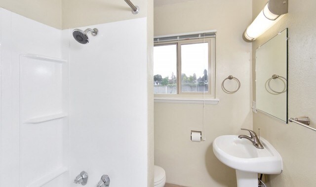 More Photos Of 1913 NE 73rd Ave, Portland Apartments For Sale