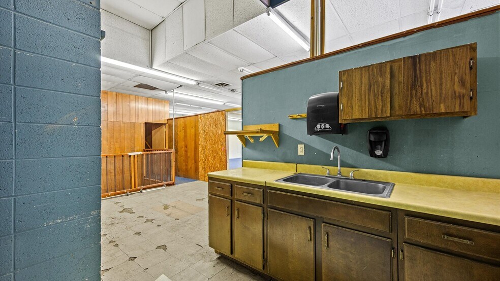 More Photos Of 461 Grand Ave, Grand Junction Freestanding For Sale