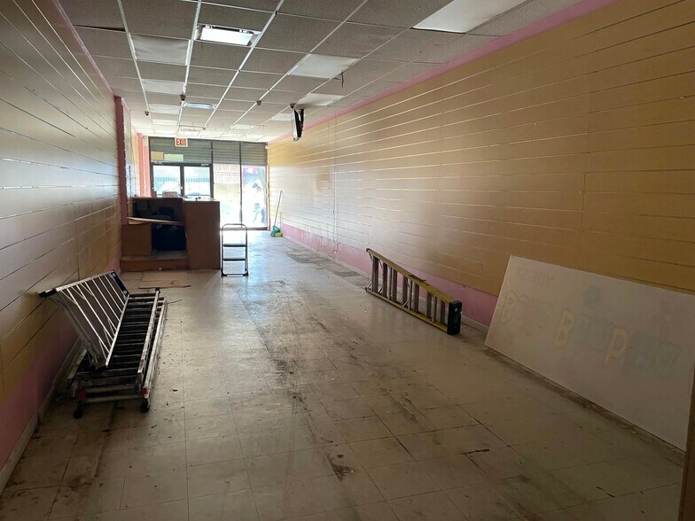 Primary Photo Of 3530 Junction Blvd, Corona Storefront For Lease