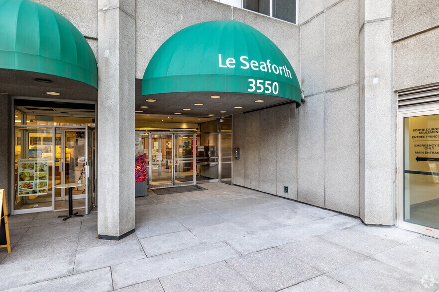 More Photos Of 3550 Ch De La Côte-Des-Neiges, Montréal Medical For Lease