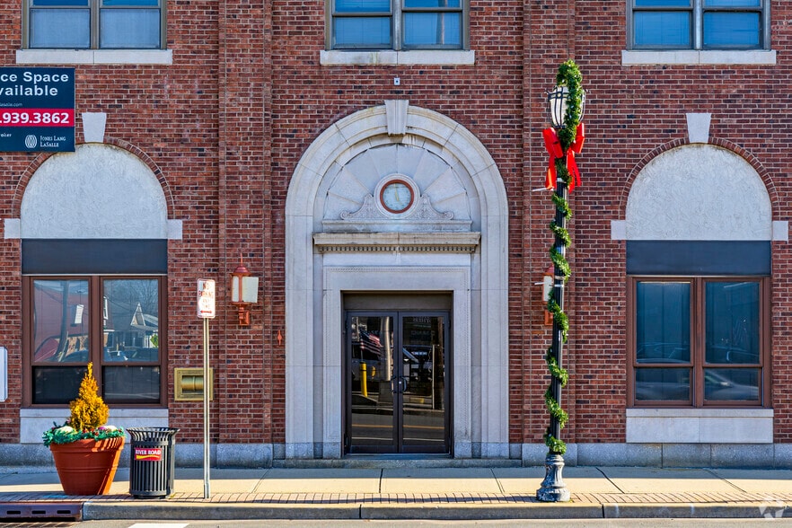 More Photos Of 13-51 River Rd, Fair Lawn General Retail For Sale