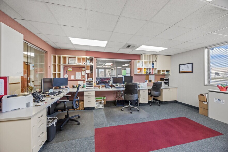 More Photos Of 511 Paladin Dr, Greenville Medical For Sale