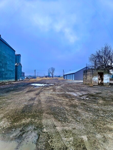 More Photos Of 108 4th Avenue Southwest, Conrad Land For Sale