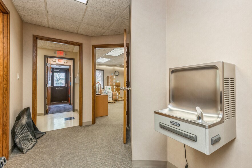 More Photos Of 303 University Ave, Des Moines Medical For Sale