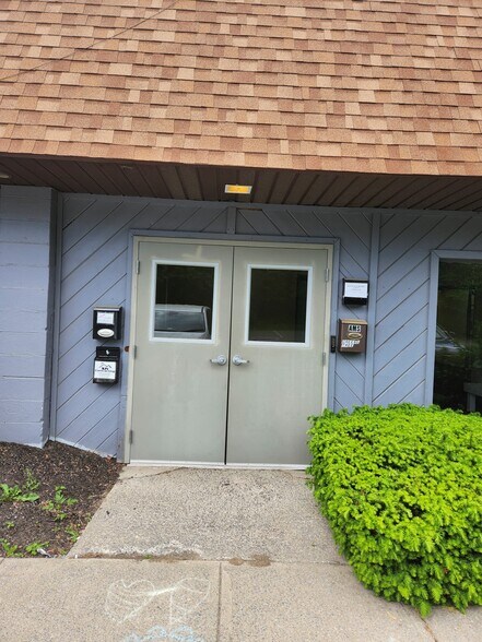 More Photos Of 743 Columbia Tpke, East Greenbush Medical For Lease