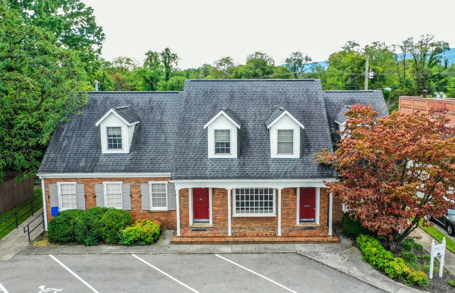 More Photos Of 110 E 1st St, Salem Office For Sale