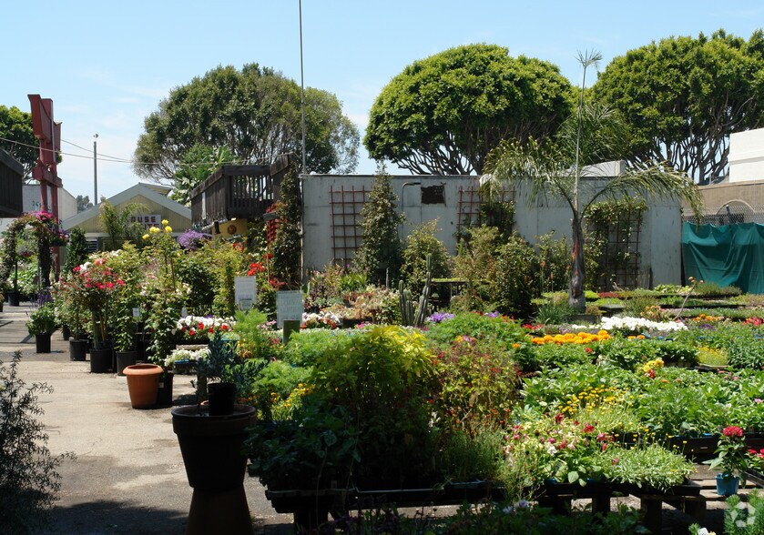 Primary Photo Of 418 N Milpas St, Santa Barbara General Retail For Lease