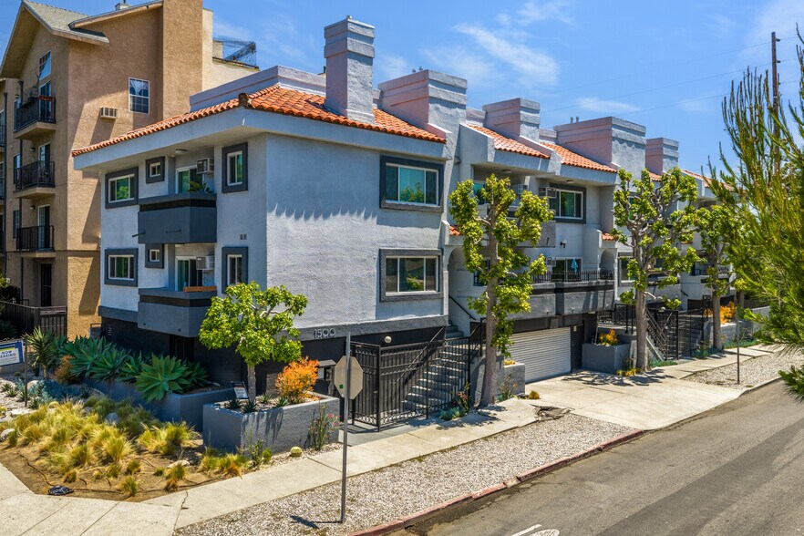 Primary Photo Of 1500 Venice Blvd, Venice Apartments For Sale