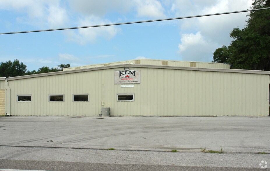 More Photos Of 2600 Industrial St, Leesburg Manufacturing For Lease
