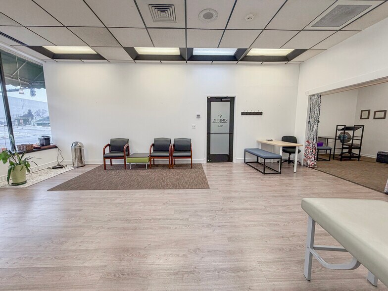 More Photos Of 4180 W Broadway Ave, Robbinsdale Storefront Retail Office For Lease