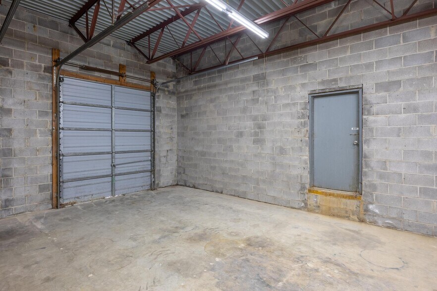 More Photos Of 175 NW Sequoia Rd, Cleveland Warehouse For Lease