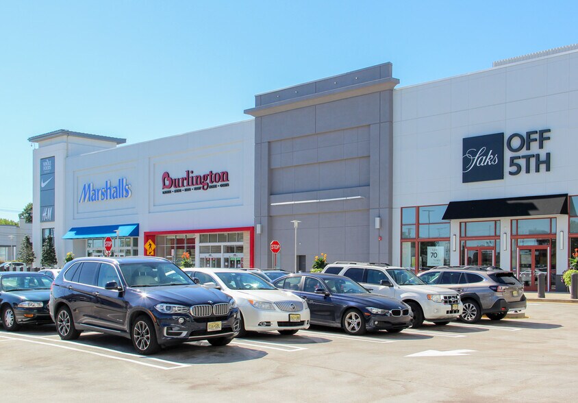 More Photos Of 1 Bergen Town Ctr, Paramus General Retail For Lease