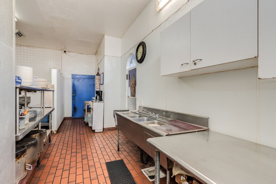 More Photos Of 5222 S Central Ave, Phoenix General Retail For Sale