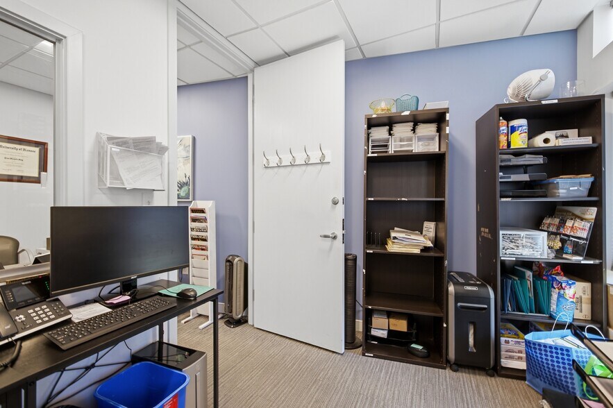 More Photos Of 63 Shore Rd, Winchester Medical For Sale