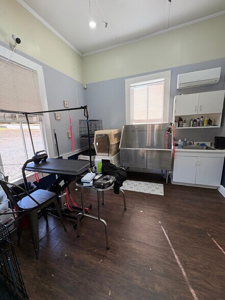 More Photos Of 209 Broad St, Manchester Office Residential For Sale