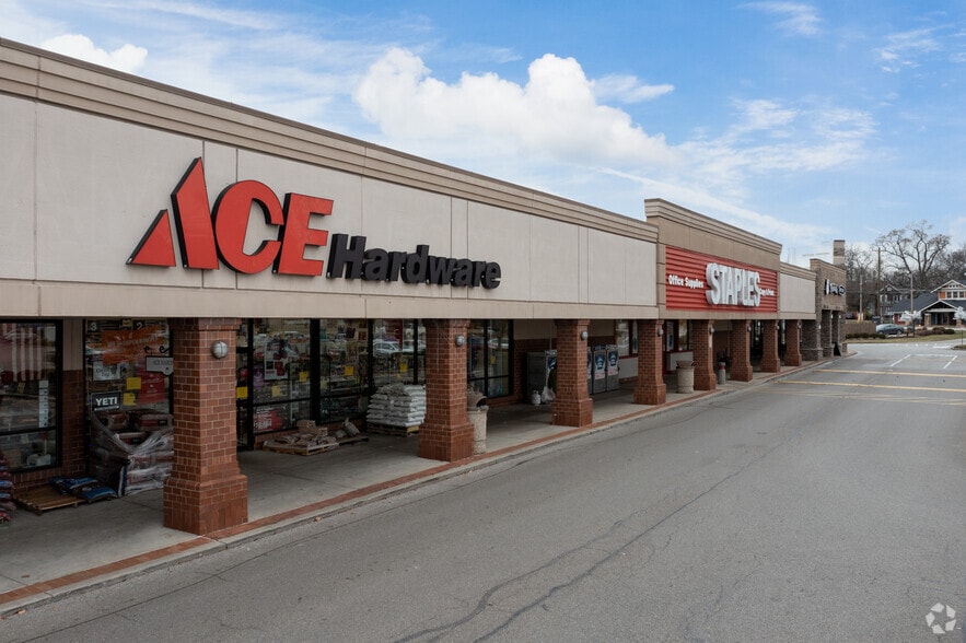 More Photos Of 3800-3838 Paxton Ave, Cincinnati Unknown For Lease