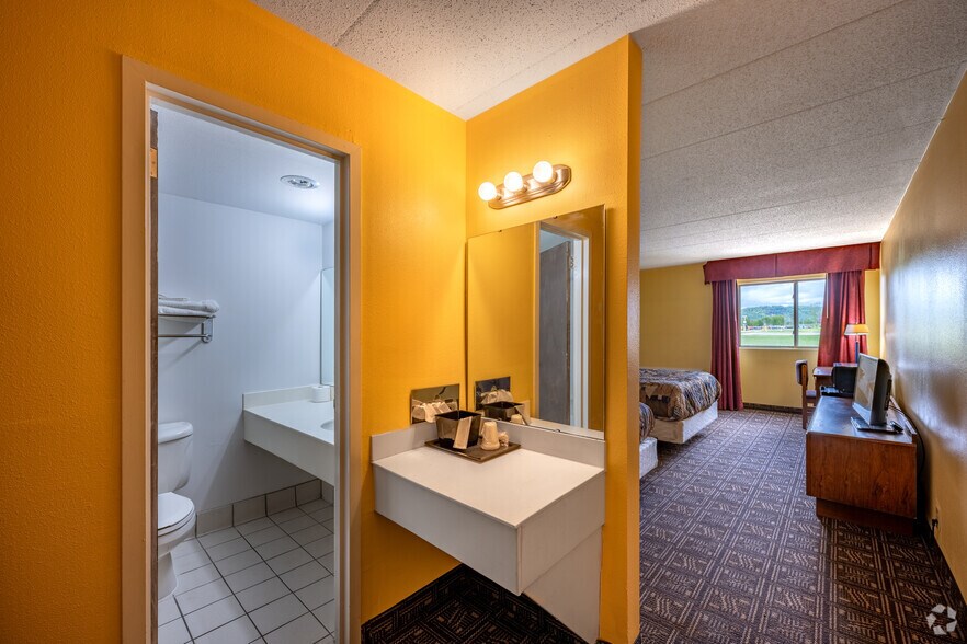 More Photos Of 101 Sky Harbour Dr, La Crosse Hotel For Sale